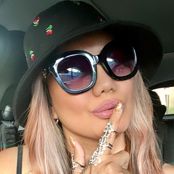 Meet your Posher, Marje - Picture 1 of 8